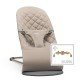 Balansoar bebe Bliss Sand Grey Bumbac cu bara de jucarii BabyBjorn