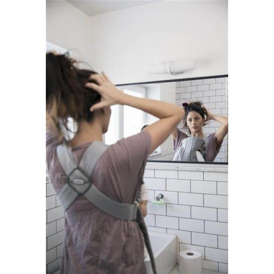 Marsupiu anatomic BabyBjorn Mini cu pozitii multiple de purtare Light Grey 3D Jersey