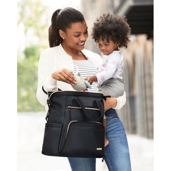 Geanta pentru scutece tip rucsac cu deschidere larga Black Skip Hop