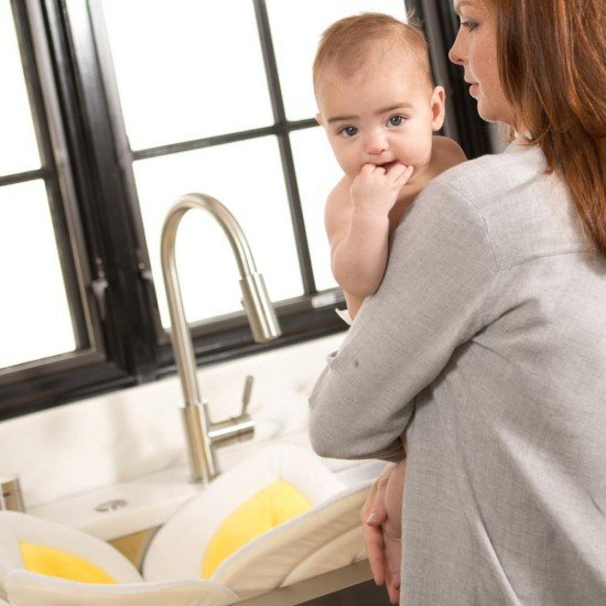 Cadita de plus si salteluta de joaca Lotus BloomingBath Alb/Galben/Maro