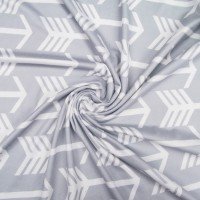 Husa multifunctionala 4 in 1- Esarfa alaptare, husa pentru cosulet auto, cos cumparaturi si scaun de masa Bambinice Gri/Alb/Arrows