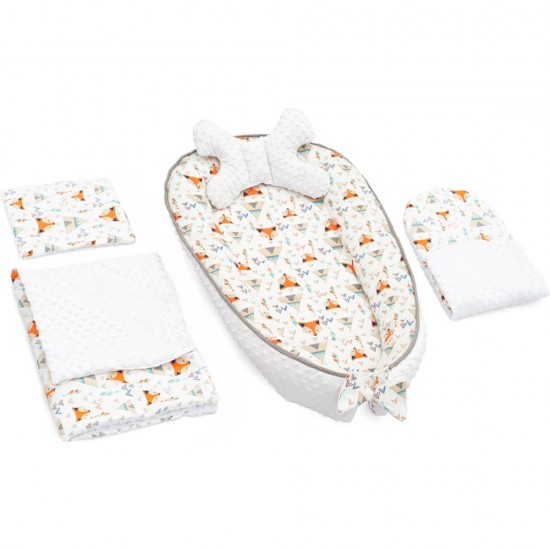 Set 5 in 1 Babynest Minky, 2 perne, 1 paturica si o saltea cu doua fete Tutumi Alb/Portocaliu Fox