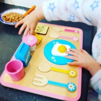 Set de joaca din lemn tavita cu mic dejun Jumini