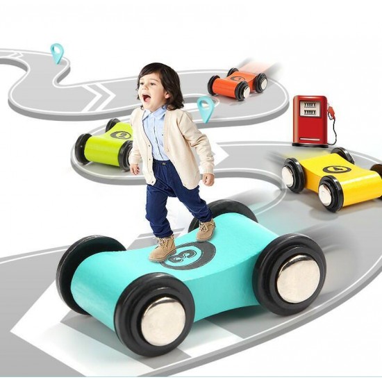 Mega rampa cu masinute de curse