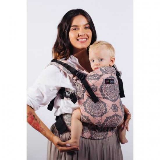 Marsupiu Ergonomic Reglabil in Lungime si in Latime The One Kaleidoscopix Rosy