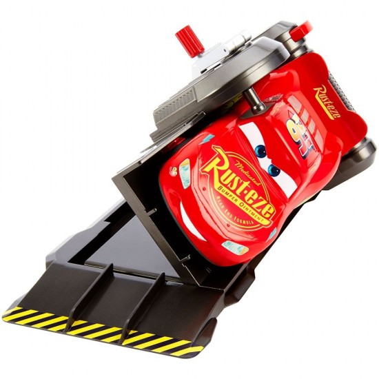 Masina Disney Cars Fulger McQueen cu lansator