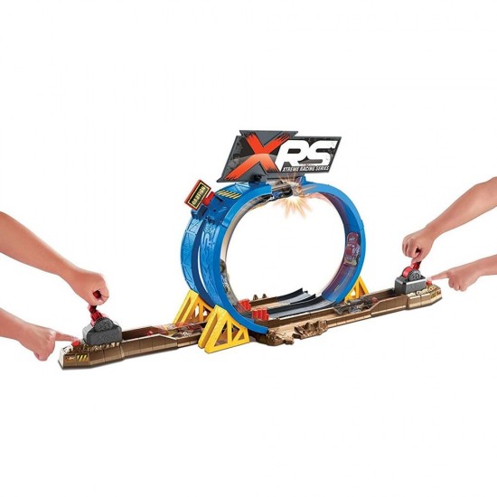 Pista de masini Disney Cars Mattel XRS cu masinuta