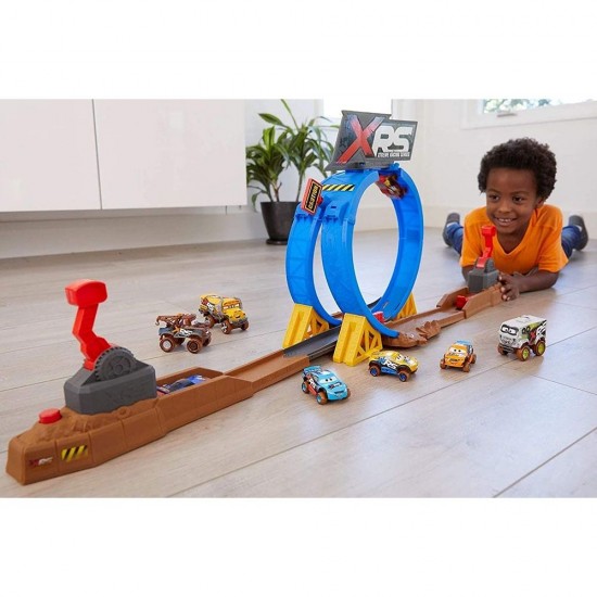 Pista de masini Disney Cars Mattel XRS cu masinuta