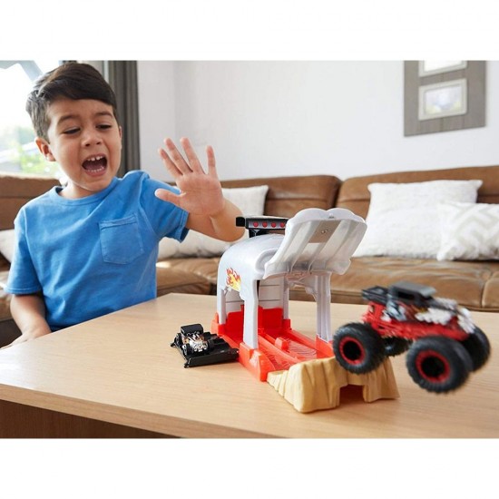 Pista de masini Hot Wheels Mattel Monster Truck Bone Shaker cu 2 masinute