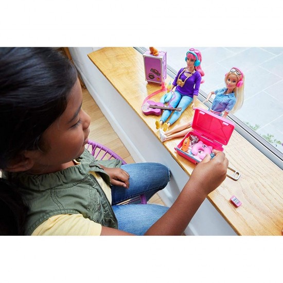 Set de calatorie Barbie - Papusa cu accesorii
