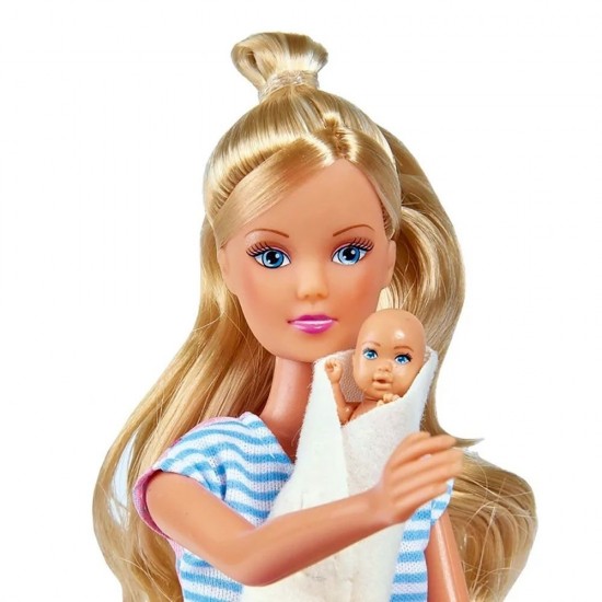 Set Simba Steffi Love Welcom Surprise Family papusa Steffy 29 cm, papusa Kevin 29 cm, papusa Evi 12 cm si accesorii