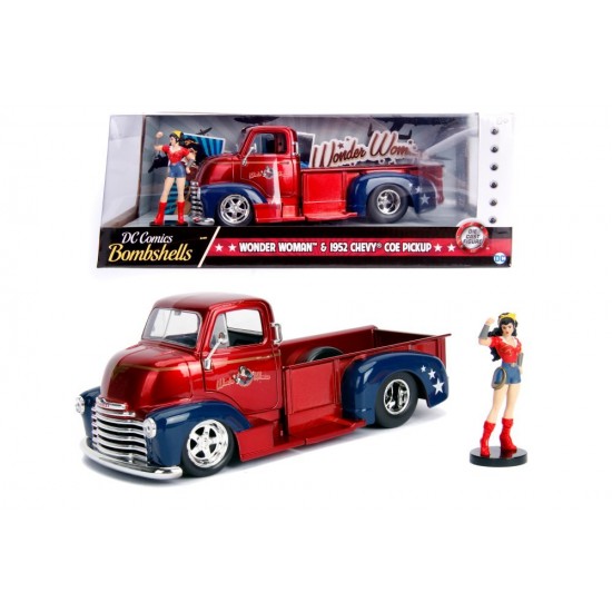 Masinuta metalica DC Bombshells 1952 Chevy Coe Wonder Woman scara 1:24