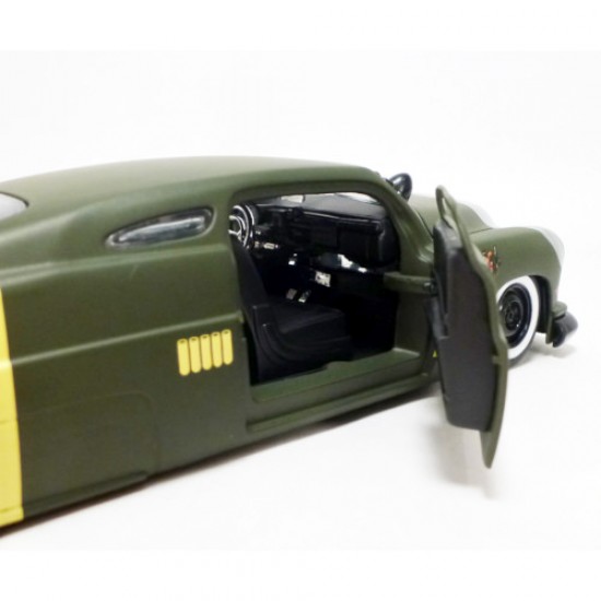 Masinuta metalica DC Comics Bombshells 1951 Mercury Harley Quinn scara 1:24