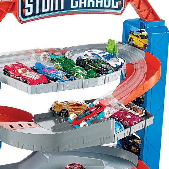 Garajul cu cascadorii Hot Wheels 