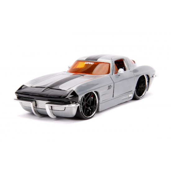 Macheta metalica Chevy Corvette 1963 scara 1:24