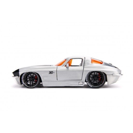 Macheta metalica Chevy Corvette 1963 scara 1:24