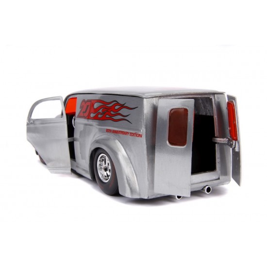 Macheta metalica Cruiser editie aniversara scara 1:24