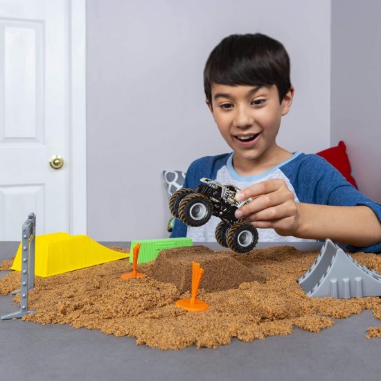 Set camioneta Max-D cu nisip kinetic si accesorii Maxfun Monster Jam 