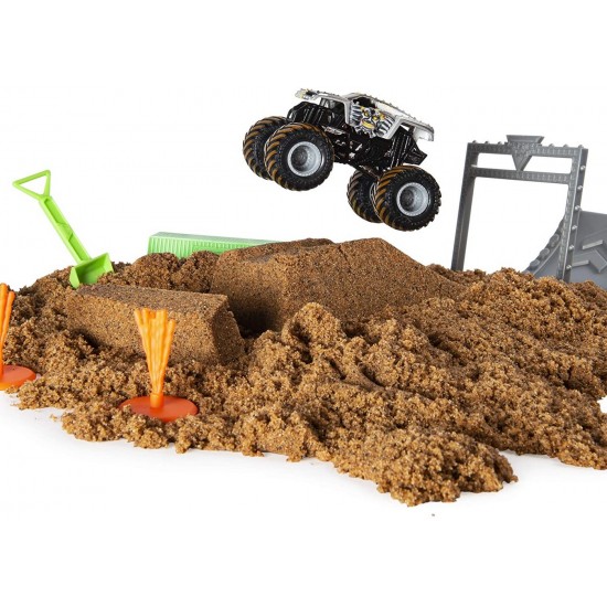 Set camioneta Max-D cu nisip kinetic si accesorii Maxfun Monster Jam 