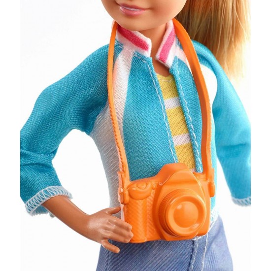 Papusa Barbie Travel Stacie