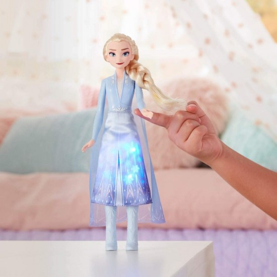 Papusa Elsa Frozen 2 cu rochita luminoasa
