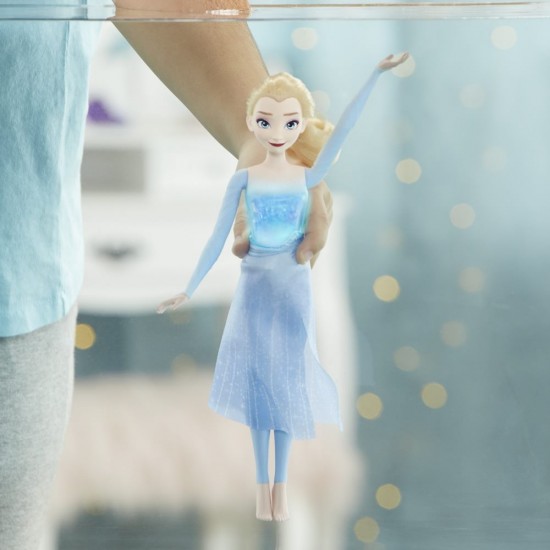 Papusa Elsa Frozen 2 inoata si lumineaza