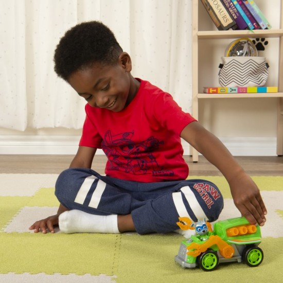 Set figurina Rocky si masina cu lumini si sunete Patrula Catelusilor 