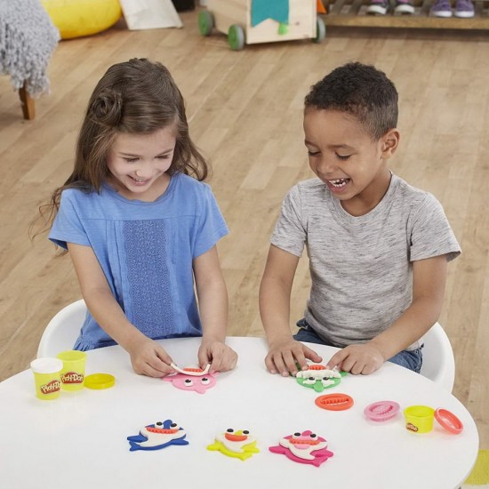 Set creativ Play-Doh Baby Shark