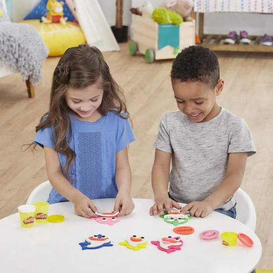 Set creativ Play-Doh Baby Shark