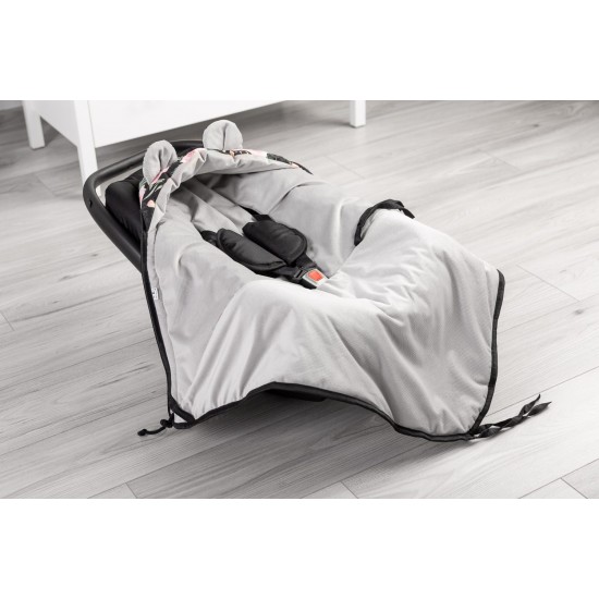 Paturica cu gluga pentru cos auto Sensillo Velvet Flori Negre