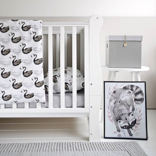 Patut din lemn masiv transformabil pentru bebe si junior Noble White 140 x 70 cm