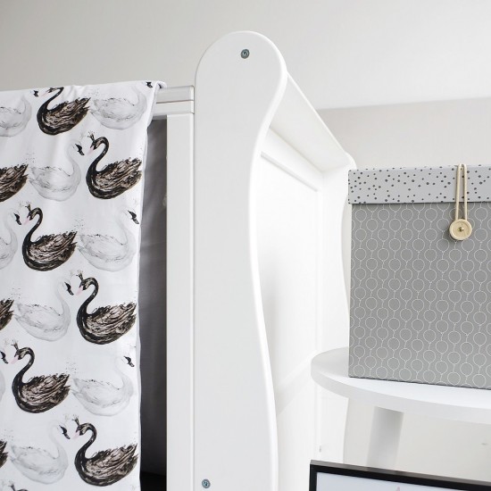 Patut din lemn masiv transformabil pentru bebe si junior Noble White 140 x 70 cm