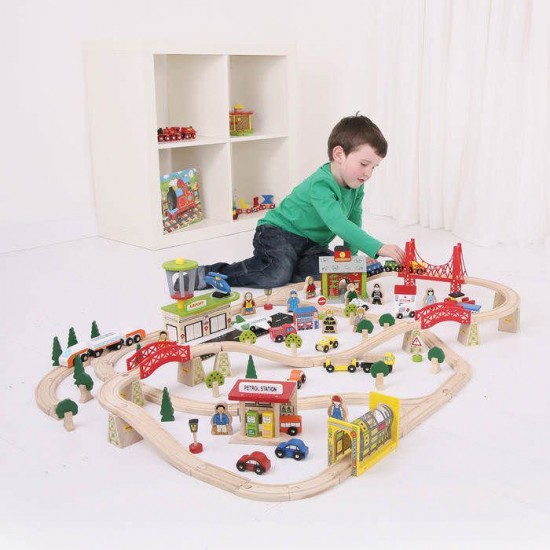 Circuit auto si  feroviar din lemn